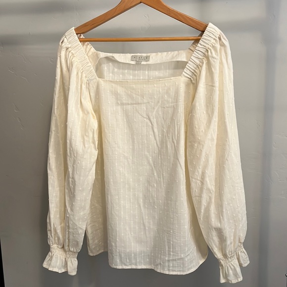 Status by Chenault top - Picture 1 of 4